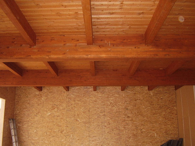 Tetto e pareti in legno